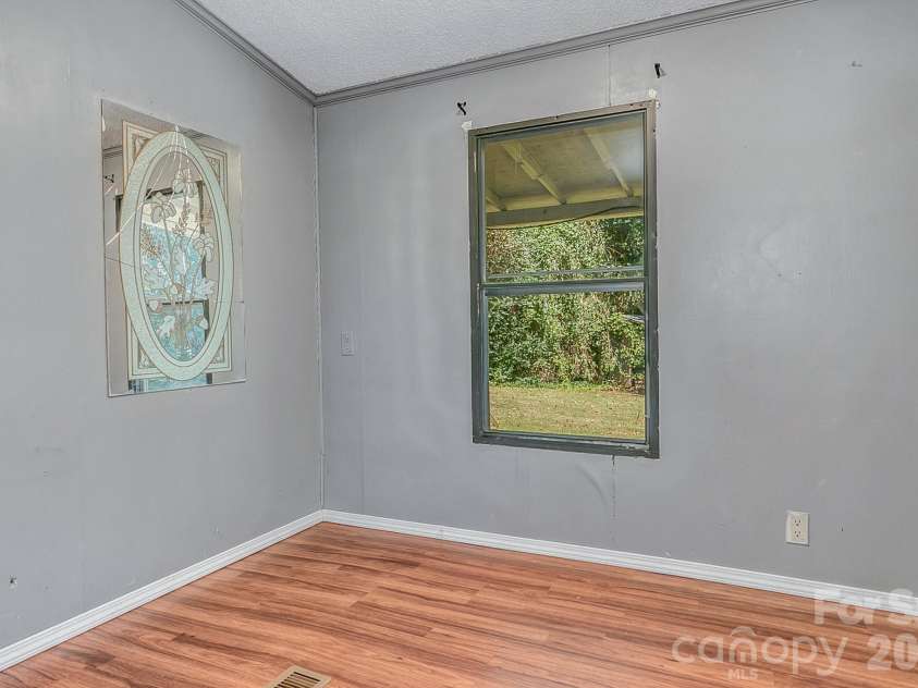 17 Blackberry Lane, Candler, NC 28715.  MLS# CAR4424424, YatesRealty ID 51798. 