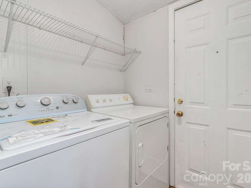 17 Blackberry Lane, Candler, NC 28715.  MLS# CAR4424424, YatesRealty ID 51798. 