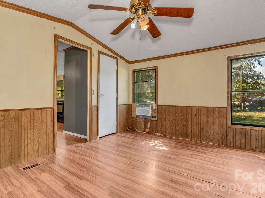 17 Blackberry Lane, Candler, NC 28715.  MLS# CAR4424424, YatesRealty ID 51798. 