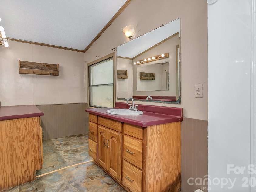 17 Blackberry Lane, Candler, NC 28715.  MLS# CAR4424424, YatesRealty ID 51798. 