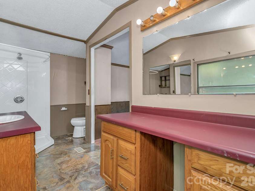 17 Blackberry Lane, Candler, NC 28715.  MLS# CAR4424424, YatesRealty ID 51798. 