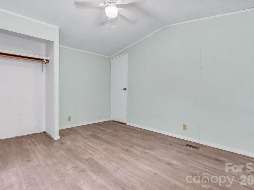 17 Blackberry Lane, Candler, NC 28715.  MLS# CAR4424424, YatesRealty ID 51798. 