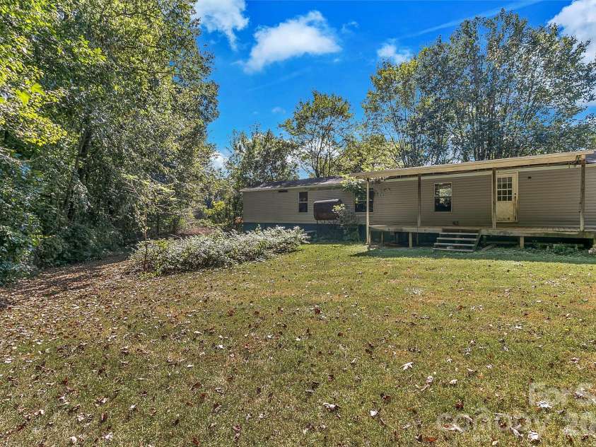 17 Blackberry Lane, Candler, NC 28715.  MLS# CAR4424424, YatesRealty ID 51798. 
