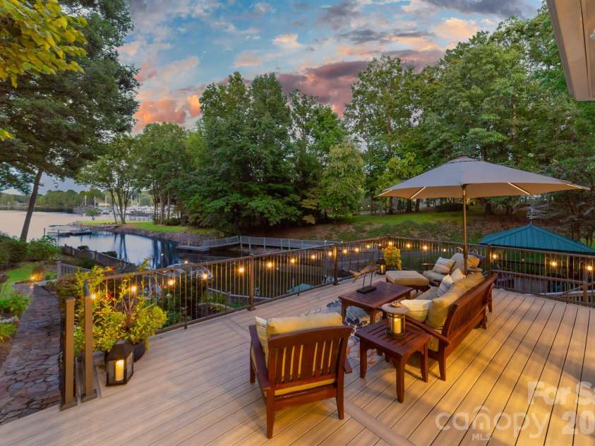 20019 Chapel Point Lane, Cornelius, NC 28031.  MLS# CAR4426213, YatesRealty ID 51799. 