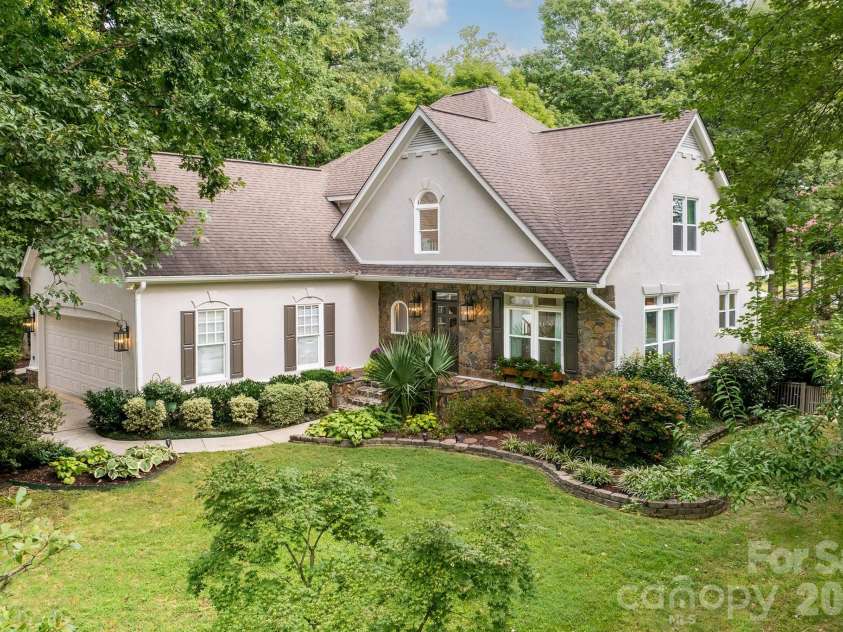 20019 Chapel Point Lane, Cornelius, NC 28031.  MLS# CAR4426213, YatesRealty ID 51799. 