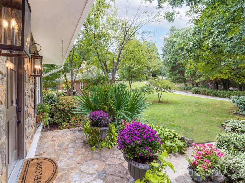 20019 Chapel Point Lane, Cornelius, NC 28031.  MLS# CAR4426213, YatesRealty ID 51799. 