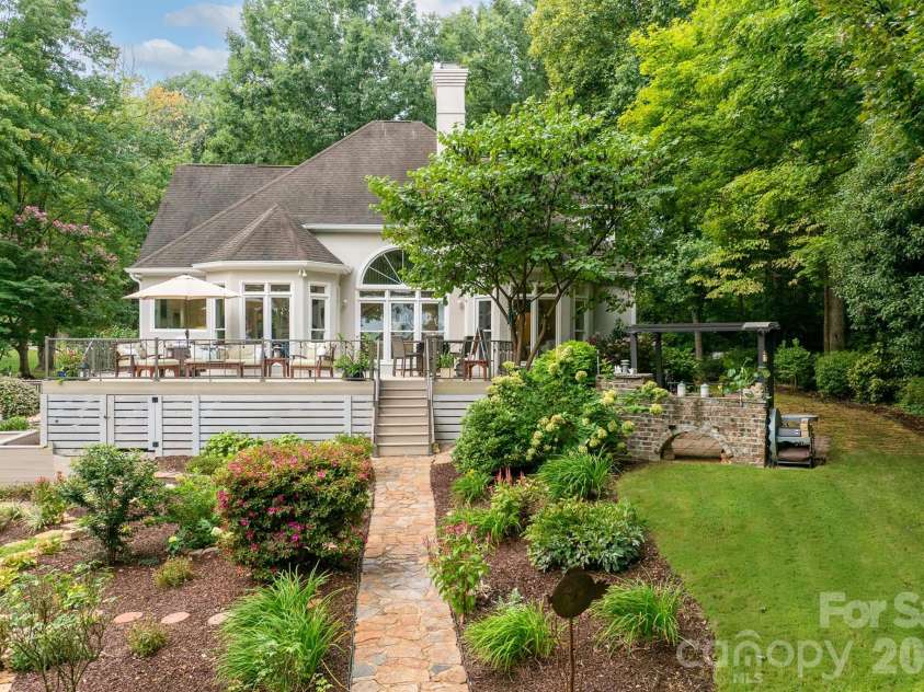 20019 Chapel Point Lane, Cornelius, NC 28031.  MLS# CAR4426213, YatesRealty ID 51799. 