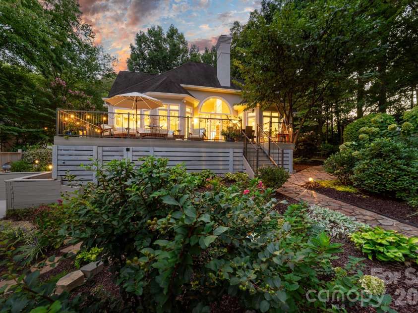 20019 Chapel Point Lane, Cornelius, NC 28031.  MLS# CAR4426213, YatesRealty ID 51799. 