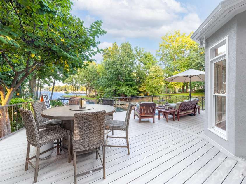 20019 Chapel Point Lane, Cornelius, NC 28031.  MLS# CAR4426213, YatesRealty ID 51799. 