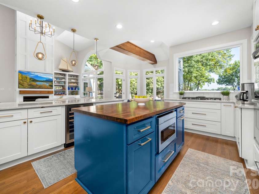 20019 Chapel Point Lane, Cornelius, NC 28031.  MLS# CAR4426213, YatesRealty ID 51799. 