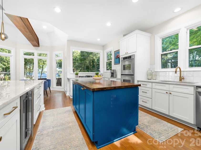 20019 Chapel Point Lane, Cornelius, NC 28031.  MLS# CAR4426213, YatesRealty ID 51799. 