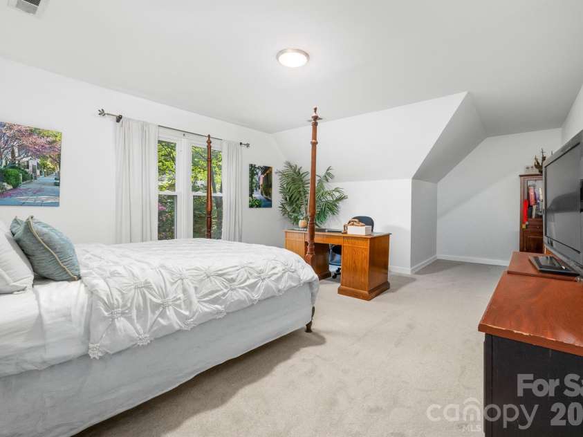 20019 Chapel Point Lane, Cornelius, NC 28031.  MLS# CAR4426213, YatesRealty ID 51799. 