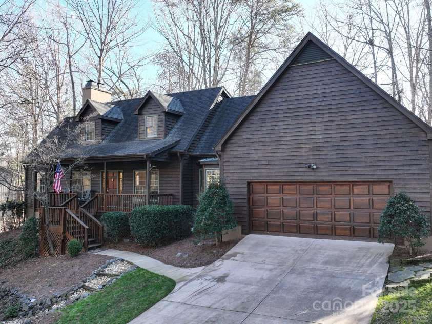 12 Woodvine Lane, Clover, SC 29710.  MLS# CAR4213208, YatesRealty ID 5180. 