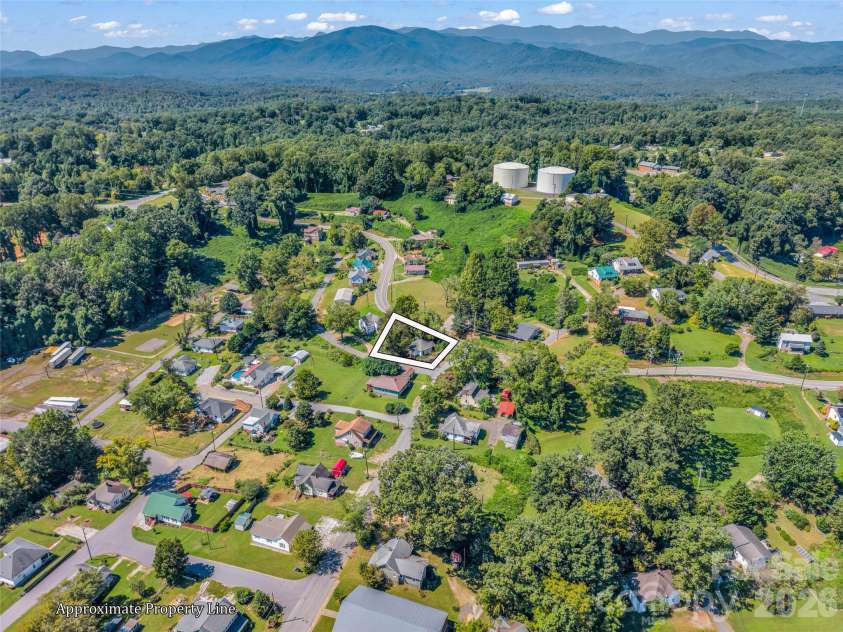 795 Tate Street, Marion, NC 28752.  MLS# CAR4426347, YatesRealty ID 51801. 