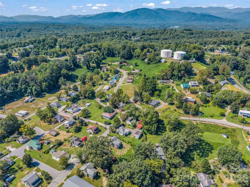 795 Tate Street, Marion, NC 28752.  MLS# CAR4426347, YatesRealty ID 51801. 