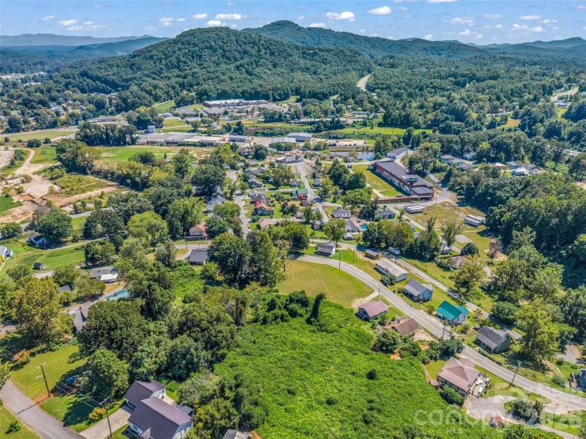 795 Tate Street, Marion, NC 28752.  MLS# CAR4426347, YatesRealty ID 51801. 