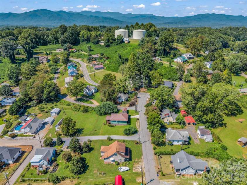 795 Tate Street, Marion, NC 28752.  MLS# CAR4426347, YatesRealty ID 51801. 