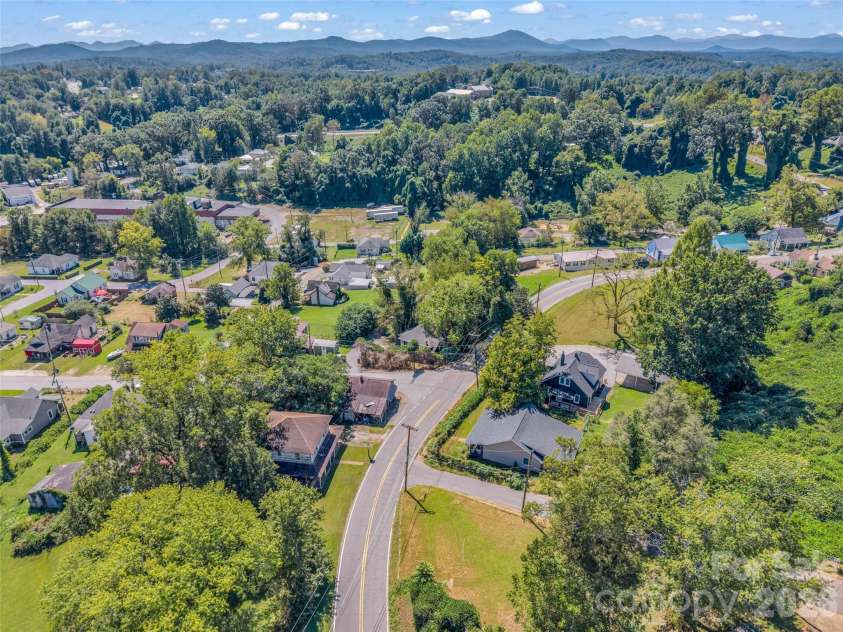 795 Tate Street, Marion, NC 28752.  MLS# CAR4426347, YatesRealty ID 51801. 