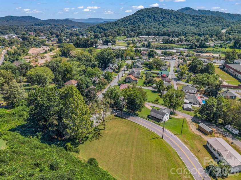 795 Tate Street, Marion, NC 28752.  MLS# CAR4426347, YatesRealty ID 51801. 