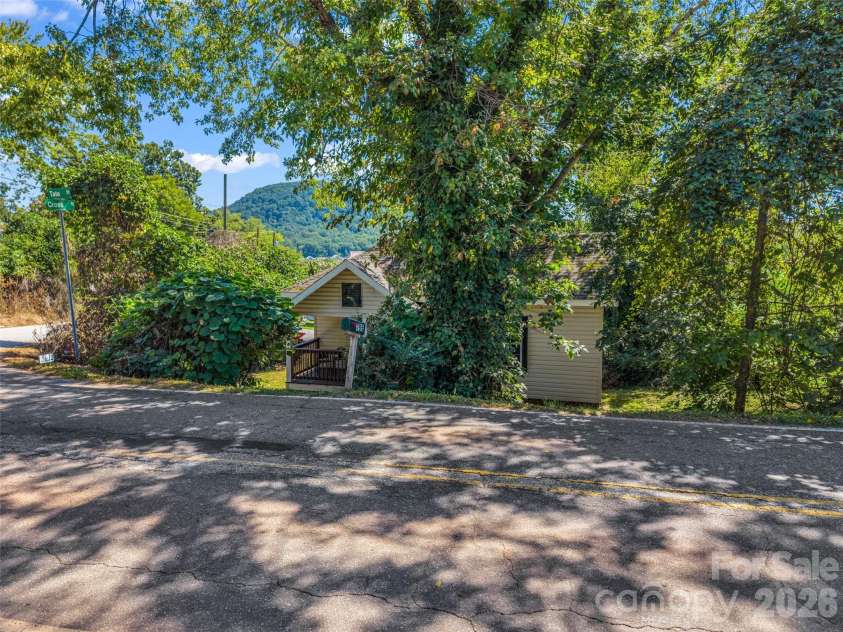 795 Tate Street, Marion, NC 28752.  MLS# CAR4426347, YatesRealty ID 51801. 