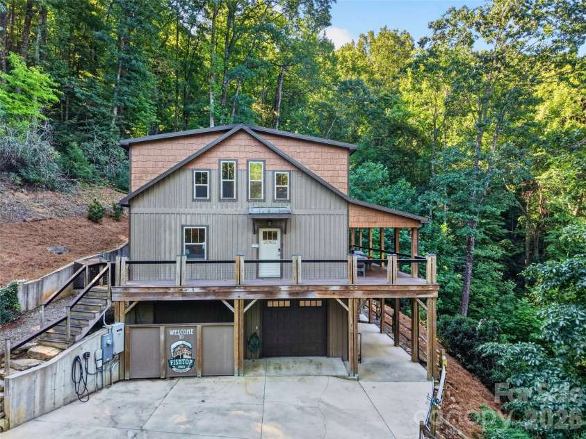 3050 Green River Cove Road, Saluda, NC 28773.  MLS# CAR4422760, YatesRealty ID 51804. 