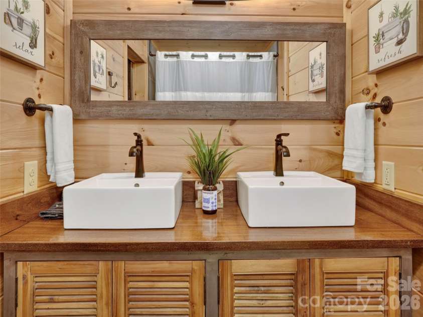 3050 Green River Cove Road, Saluda, NC 28773.  MLS# CAR4422760, YatesRealty ID 51804. 