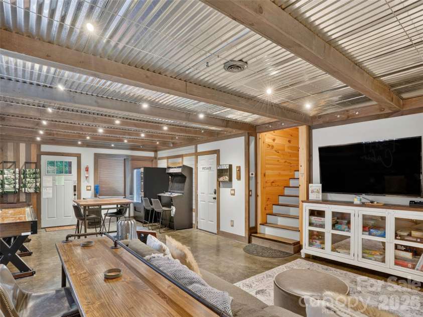 3050 Green River Cove Road, Saluda, NC 28773.  MLS# CAR4422760, YatesRealty ID 51804. 
