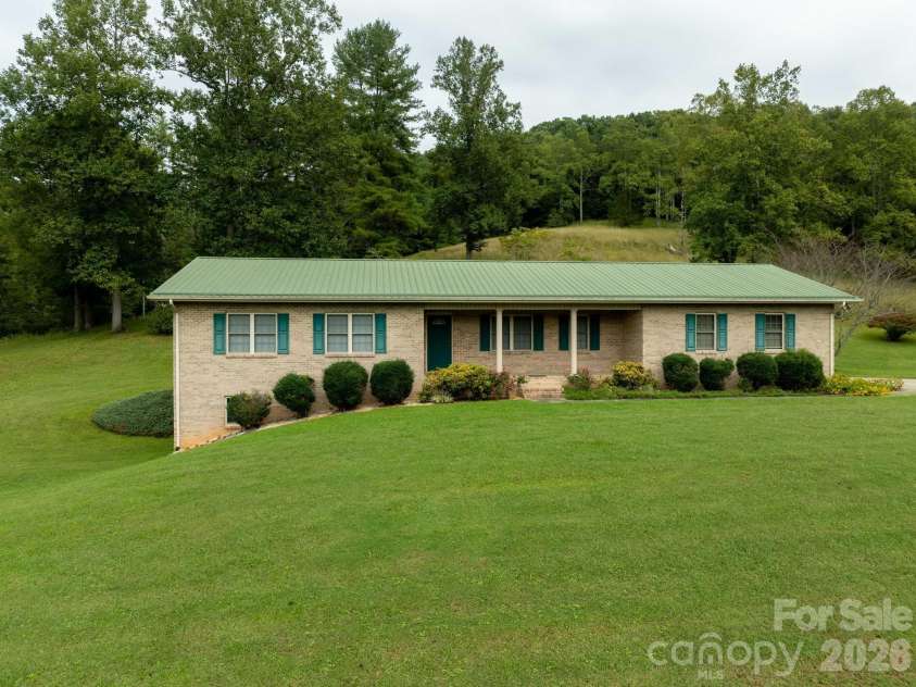2112 Brittian Lane, Lenoir, NC 28645.  MLS# CAR4395172, YatesRealty ID 51805. 