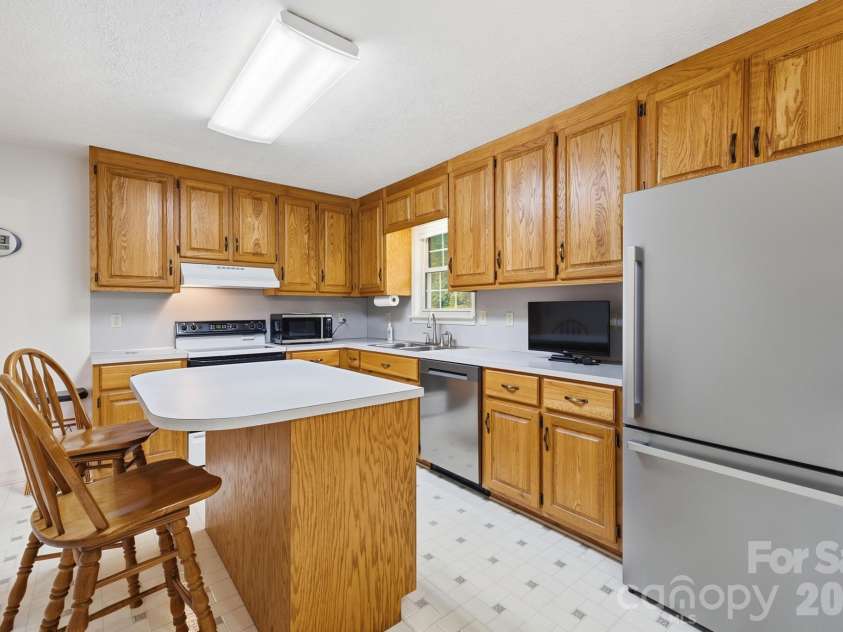 2112 Brittian Lane, Lenoir, NC 28645.  MLS# CAR4395172, YatesRealty ID 51805. 