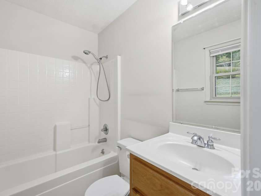 2112 Brittian Lane, Lenoir, NC 28645.  MLS# CAR4395172, YatesRealty ID 51805. 