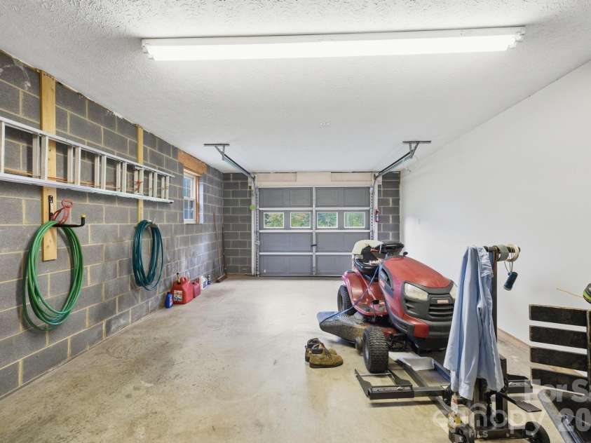 2112 Brittian Lane, Lenoir, NC 28645.  MLS# CAR4395172, YatesRealty ID 51805. 