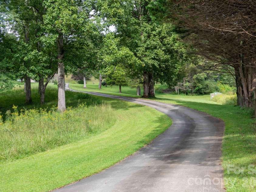 2112 Brittian Lane, Lenoir, NC 28645.  MLS# CAR4395172, YatesRealty ID 51805. 