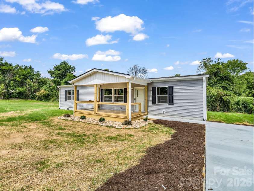 115 Maplewood Knoll Drive, Flat Rock, NC 28726.  MLS# CAR4403782, YatesRealty ID 51807. 