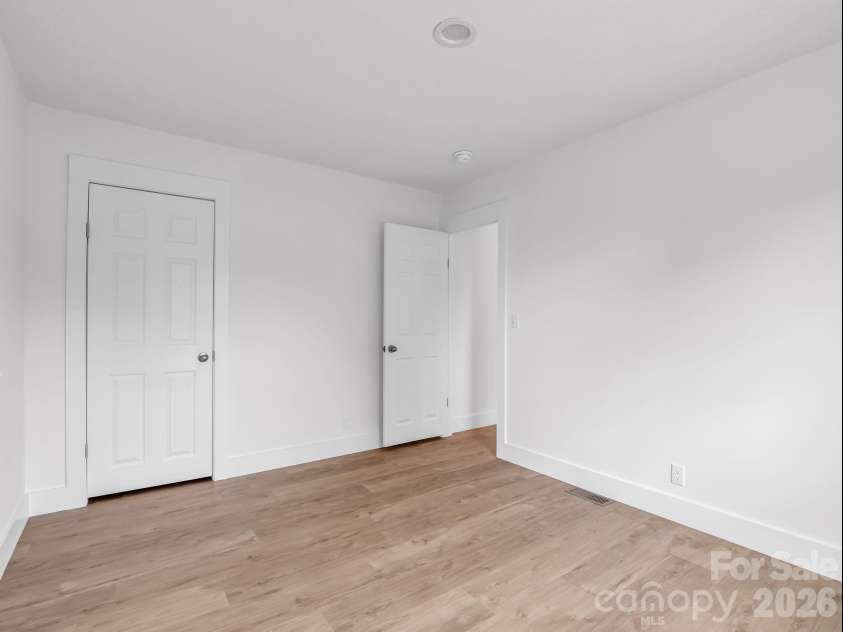 115 Maplewood Knoll Drive, Flat Rock, NC 28726.  MLS# CAR4403782, YatesRealty ID 51807. 
