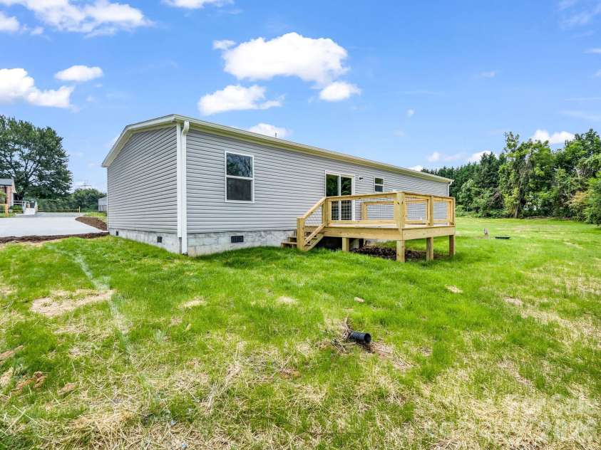 115 Maplewood Knoll Drive, Flat Rock, NC 28726.  MLS# CAR4403782, YatesRealty ID 51807. 