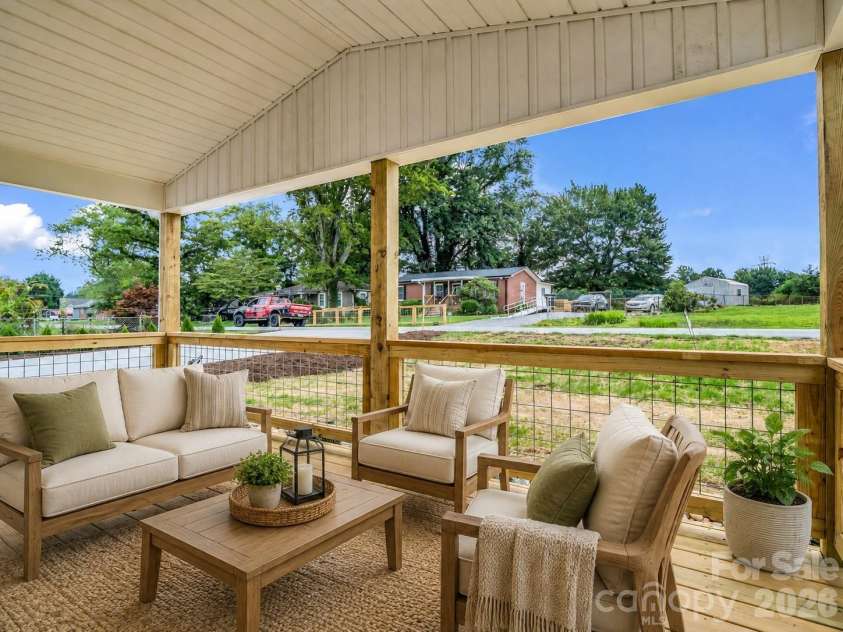 115 Maplewood Knoll Drive, Flat Rock, NC 28726.  MLS# CAR4403782, YatesRealty ID 51807. AI staging