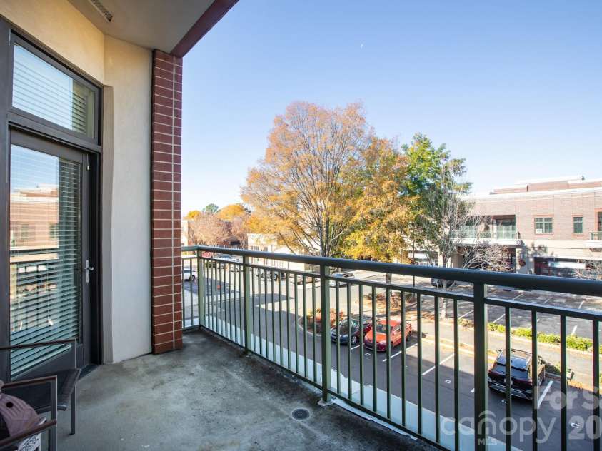 3920 Sharon Road, Charlotte, NC 28211.  MLS# CAR4399191, YatesRealty ID 5181. 
