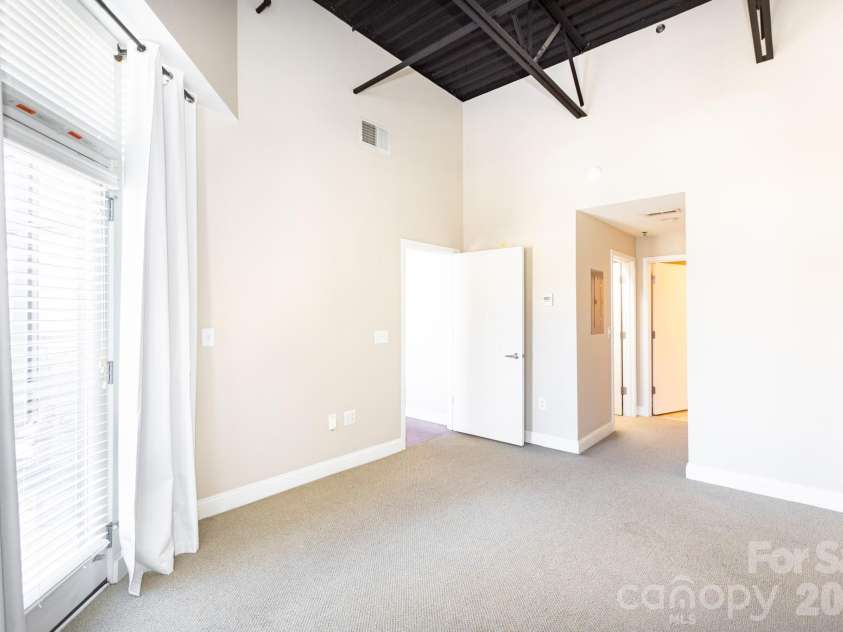 3920 Sharon Road, Charlotte, NC 28211.  MLS# CAR4399191, YatesRealty ID 5181. 