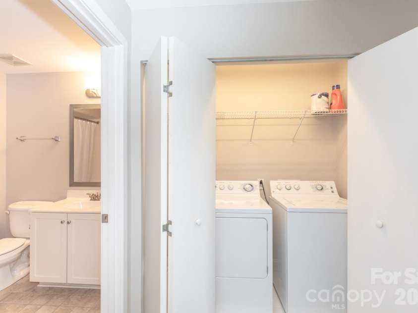 3920 Sharon Road, Charlotte, NC 28211.  MLS# CAR4399191, YatesRealty ID 5181. 