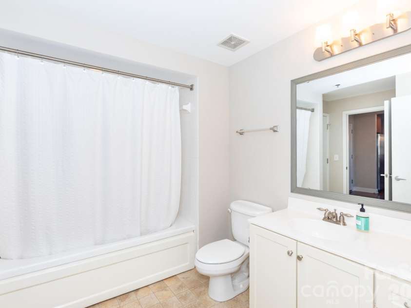 3920 Sharon Road, Charlotte, NC 28211.  MLS# CAR4399191, YatesRealty ID 5181. 