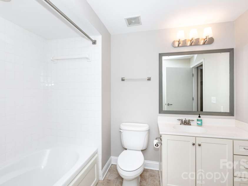 3920 Sharon Road, Charlotte, NC 28211.  MLS# CAR4399191, YatesRealty ID 5181. 