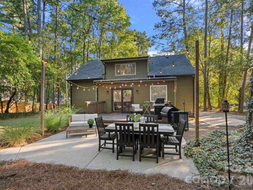 8331 Trail View Drive, Charlotte, NC 28226.  MLS# CAR4418749, YatesRealty ID 51810. Extended lower patio area