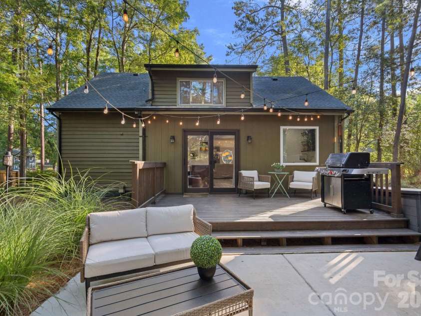 8331 Trail View Drive, Charlotte, NC 28226.  MLS# CAR4418749, YatesRealty ID 51810. Extended lower patio area