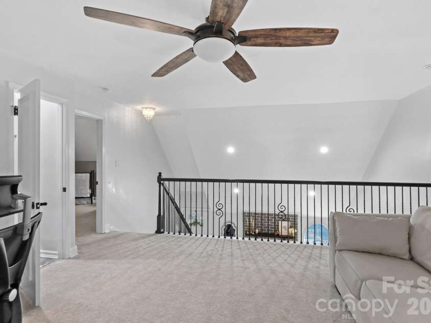 8331 Trail View Drive, Charlotte, NC 28226.  MLS# CAR4418749, YatesRealty ID 51810. Loft/Flex Space