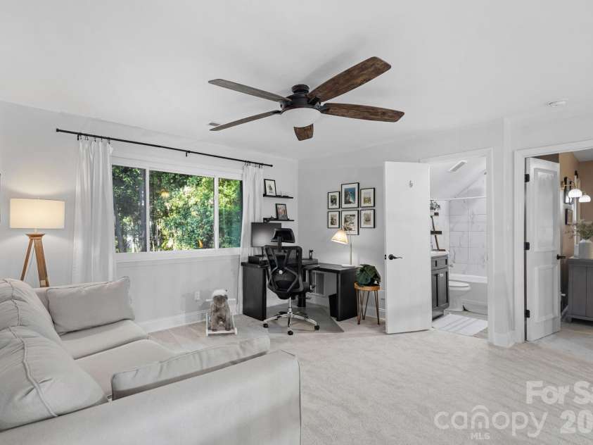 8331 Trail View Drive, Charlotte, NC 28226.  MLS# CAR4418749, YatesRealty ID 51810. Loft/Flex space