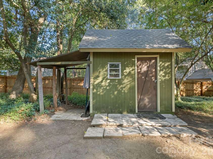 8331 Trail View Drive, Charlotte, NC 28226.  MLS# CAR4418749, YatesRealty ID 51810. Separate shed