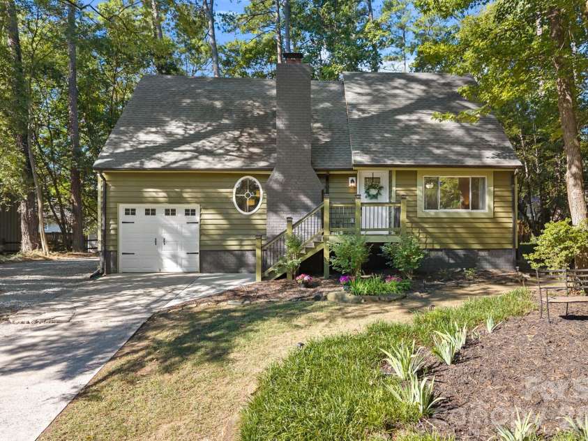 8331 Trail View Drive, Charlotte, NC 28226.  MLS# CAR4418749, YatesRealty ID 51810. Welcome home to 8331 Trail View Lane!