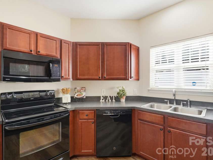 108 St Vincent Place, Mount Holly, NC 28120.  MLS# CAR4425814, YatesRealty ID 51812. 