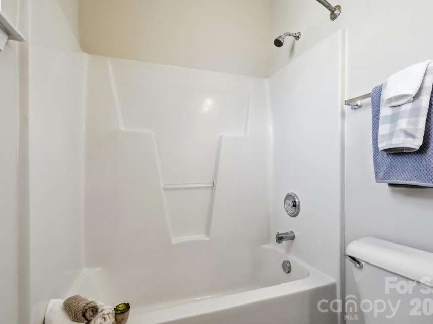 108 St Vincent Place, Mount Holly, NC 28120.  MLS# CAR4425814, YatesRealty ID 51812. 