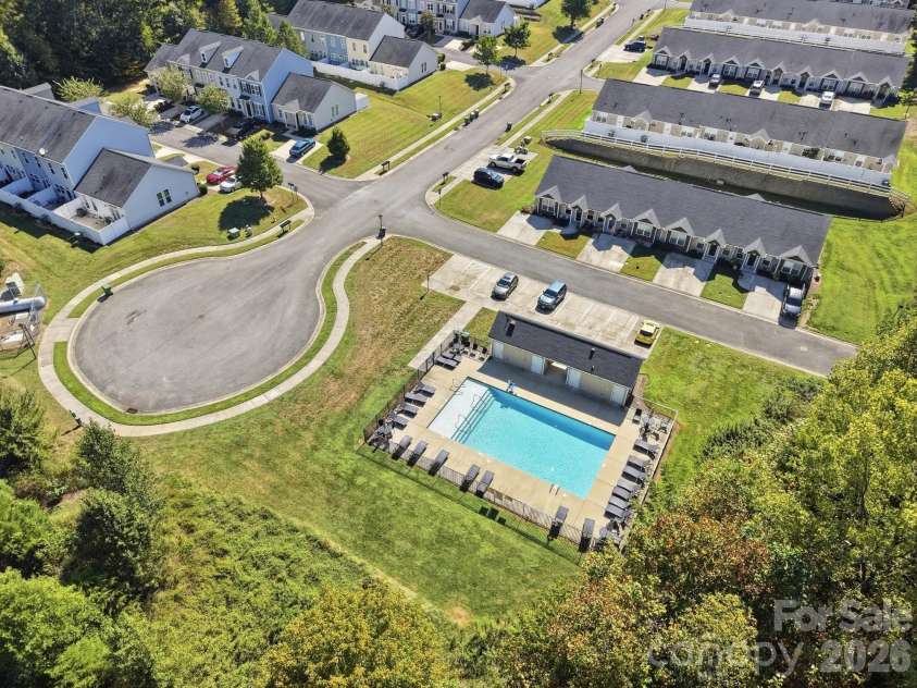 108 St Vincent Place, Mount Holly, NC 28120.  MLS# CAR4425814, YatesRealty ID 51812. Community Pool